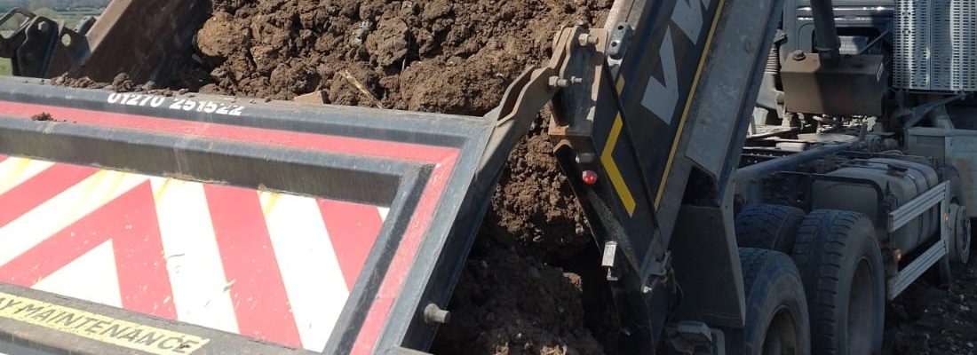 VWJ Earthmoving tipper tipping